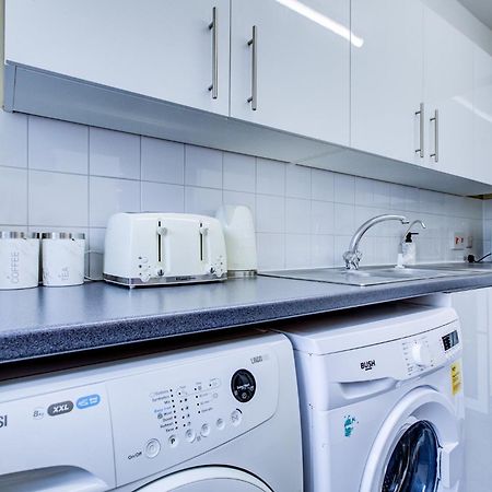 Spacious Urban Apartment In Croydon Eksteriør bilde