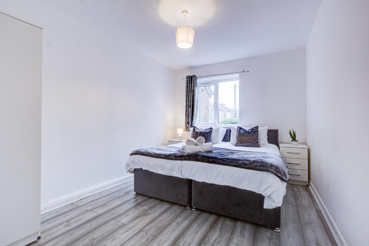 Spacious Urban Apartment In Croydon Eksteriør bilde