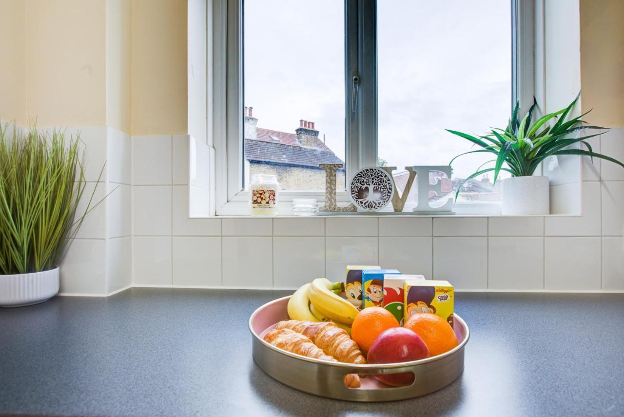 Spacious Urban Apartment In Croydon Eksteriør bilde